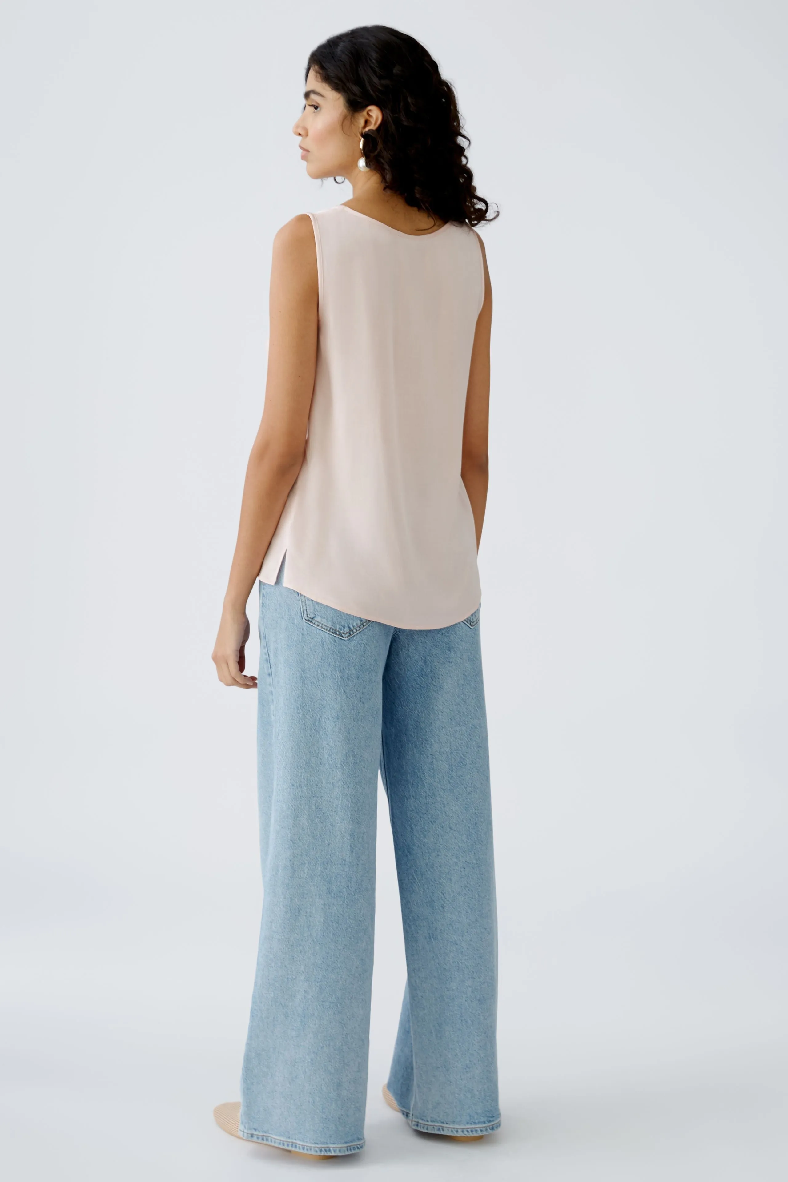 Oui Scoop Neck Shimmery Sleeveless Tank Top